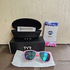 TYR Carolita HTS Polarized Sunglasses AND Velites Wristbands